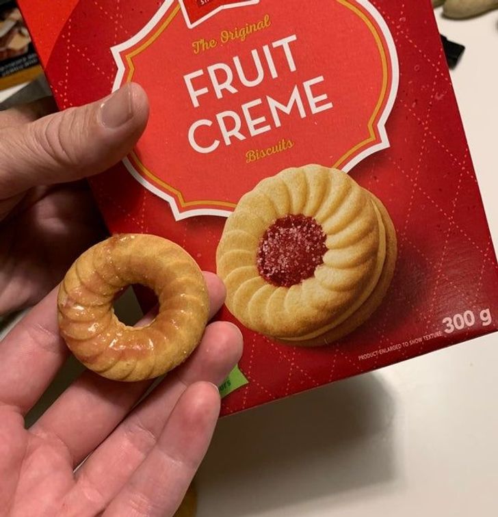 baked goods - The Original Fruit Creme Biscuits 300 g Product Enlarged To Show Texture