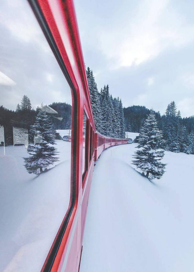 switzerland christmas train