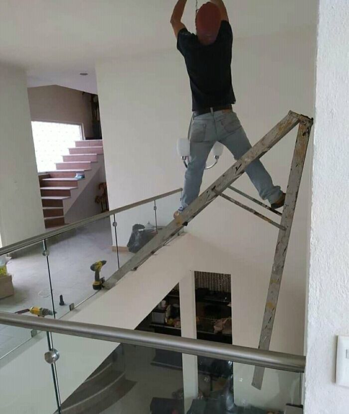 funny construction fails - crazy ladder setup