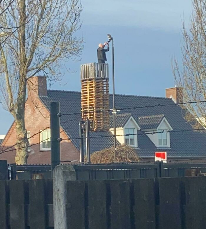 funny construction fails - dangerous roof work