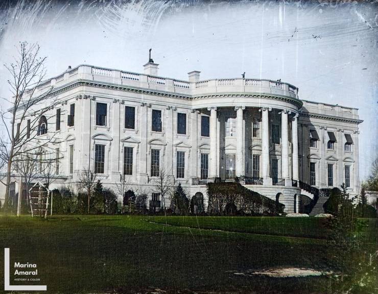 slaves building the white house - Marina Amaral History Color