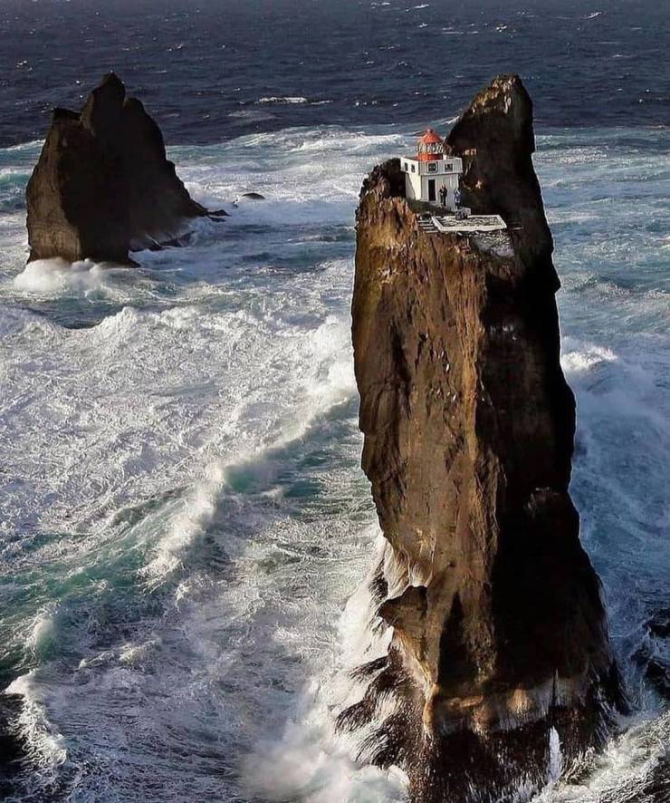 lighthouse southern iceland