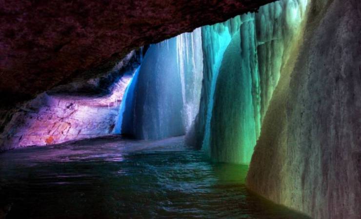 minnehaha falls frozen