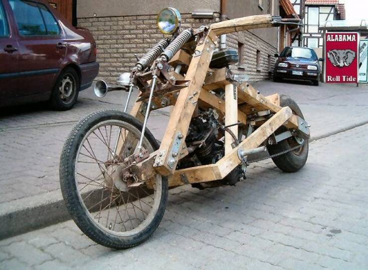 funny pics - wooden motorcycle