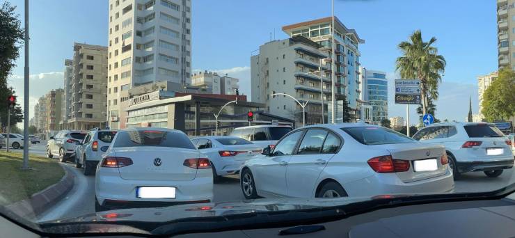 “I was waiting at the red light and realized that I was surrounded with all white cars.”