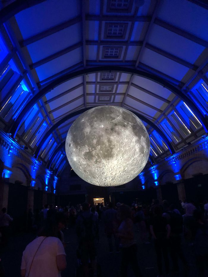 There’s A Replica Of The Moon In The Natural History Museum