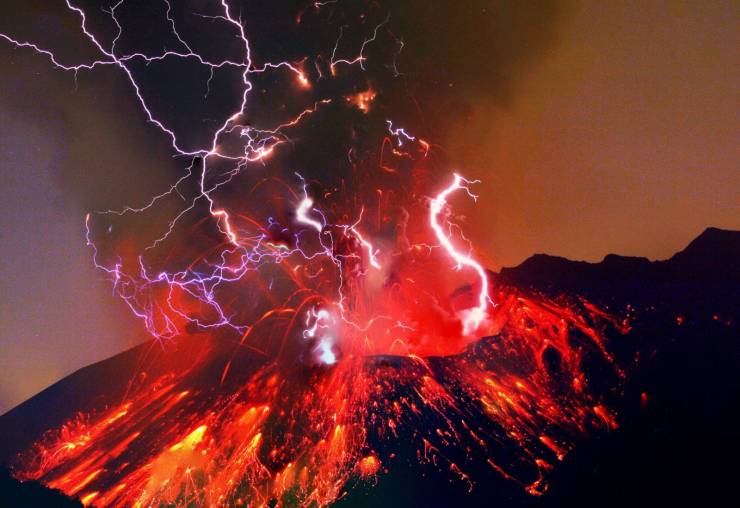 volcanic lightning