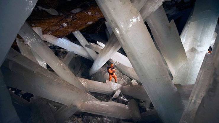 giant crystal cave mexico