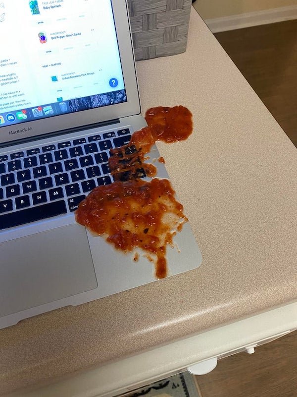 funny fail pics - spilled tomato sauce on laptop