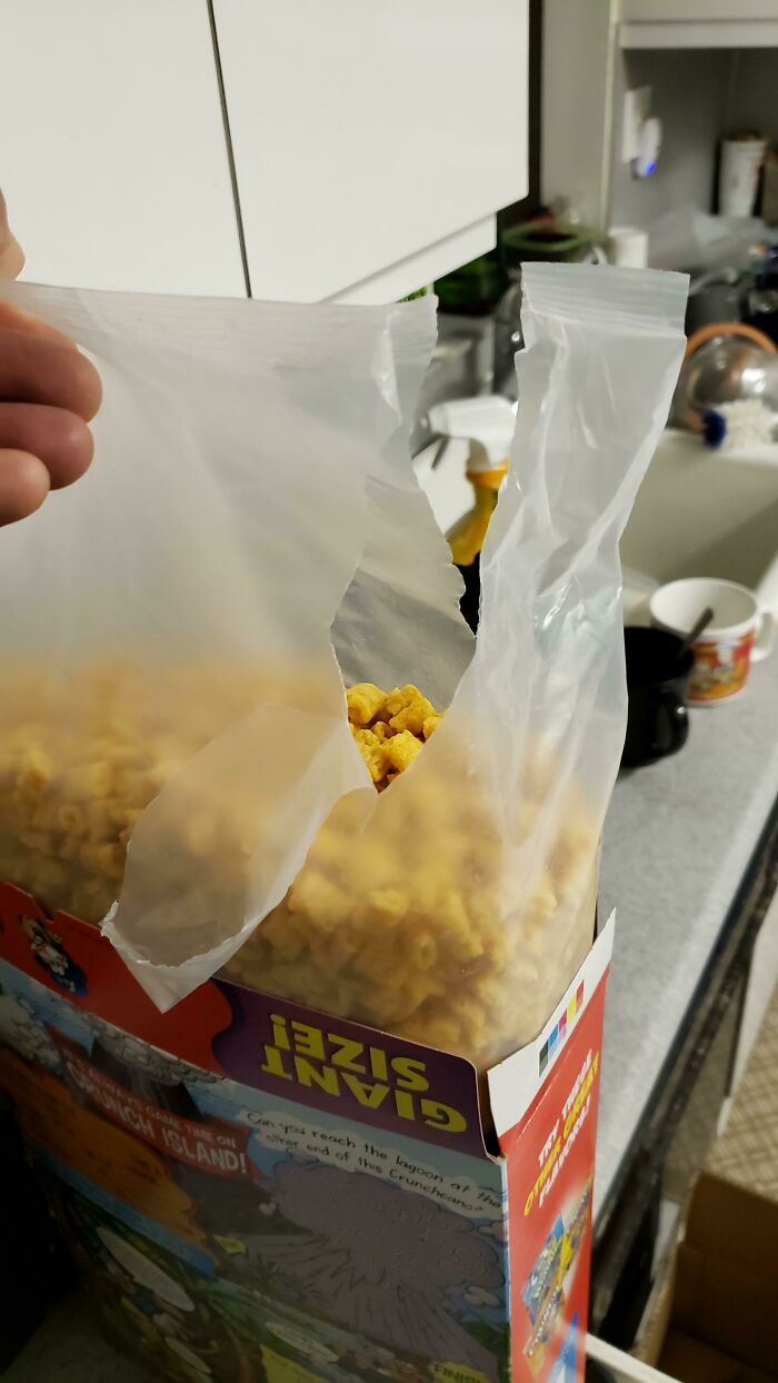 funny bad roommate pics - cereal bag torn open messily