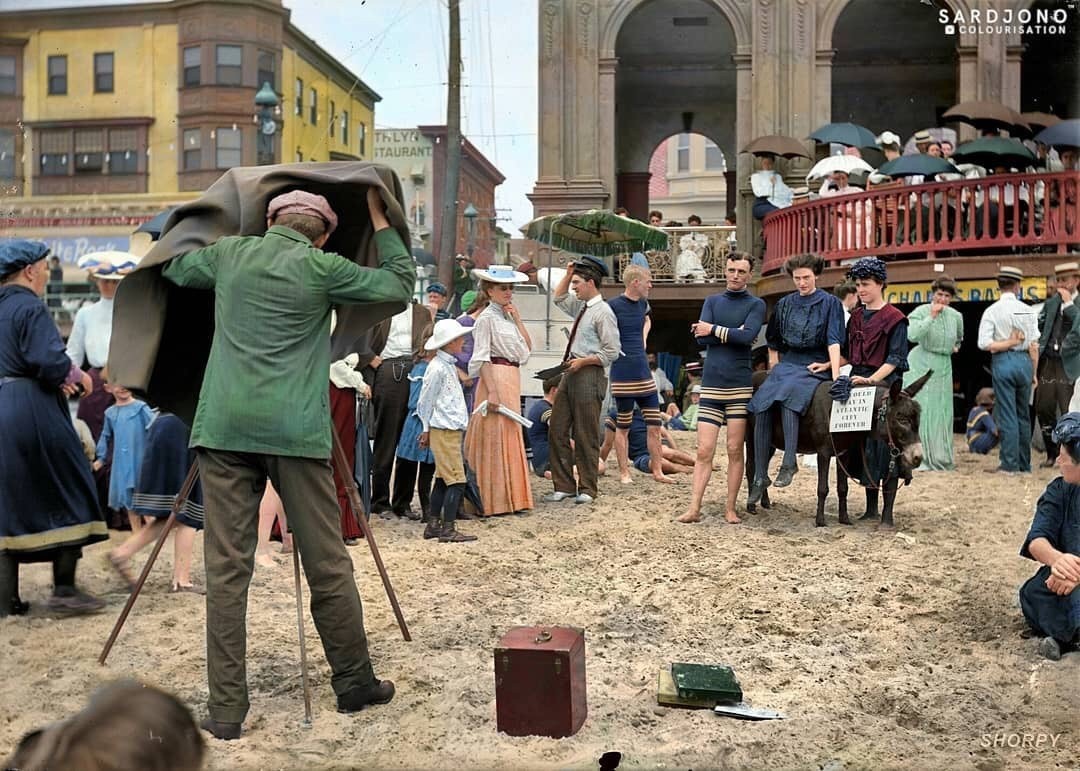 old photographer - Sardjono Colourisation Thly Staurant Poes An Atlantis Ta Shorey