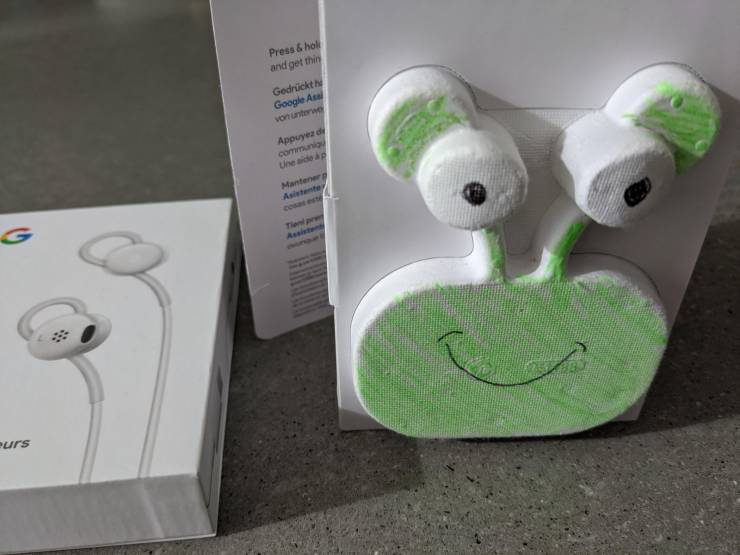 “My 9 year old daughter noticed Pixel earbud packaging made a great 3D alien!”