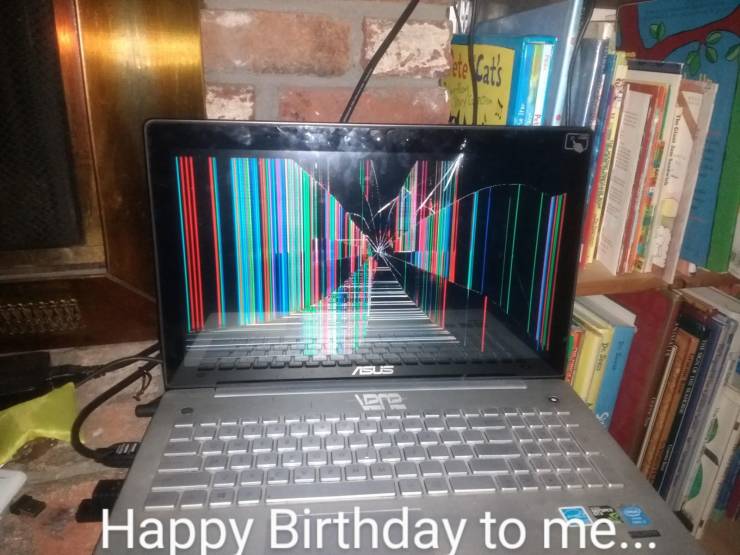 display device - Asus Happy Birthday to me...