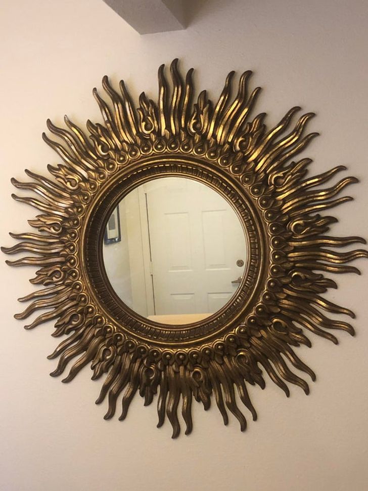 “Scored this $30 mirror at Goodwill and found out it’s worth $1,200!”