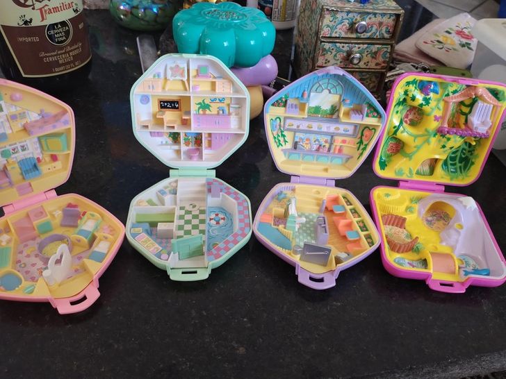 “I got lucky today and found all these Polly Pockets for a total of $4!”