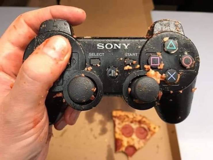 pizza on controller - Sony Select Start X