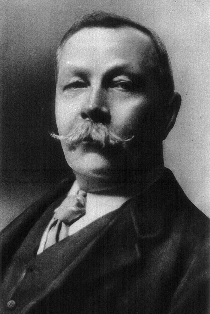 TIL Arthur Conan Doyle and Harry Houdini were friends at one point, however Doyle refused to accept Houdini performed using trickery and believed he had supernatural powers. Their friendship ended after Houdini exposed séance mediums who claimed to have powers to talk to the dead.