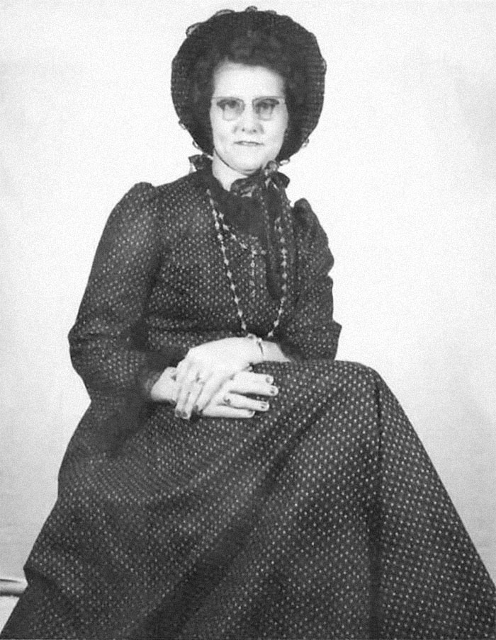 TIL The last US Civil War Widow died in 2020. The practice of a young woman marrying an older man for his Civil War pension as a dependent was common practice in the early 20th century.