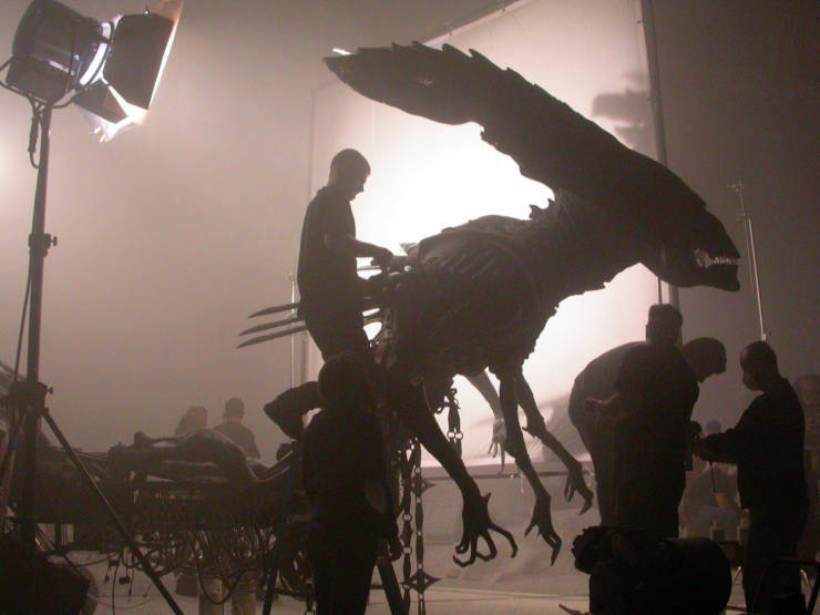 alien queen on set