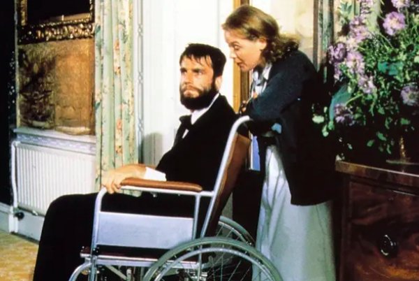 And, of course, the ultimate method actor, Daniel Day Lewis, has gone the extra mile for many roles – including remaining wheelchair-bound throughout the filming of My Left Foot. During filming, in which Daniel Day Lewis played an artist with cerebral palsy, he would remain in his chair in between takes and even had crew members feed him; he ended up breaking two ribs in the process.