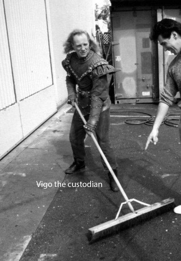 funny pics and memes - ghostbusters behind the scenes - Vigo the custodian