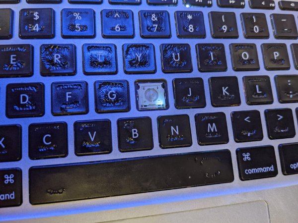 macbook pro keyboard - Fo % 84 9. 0 E R 0 P Date G D. F M N B V C oph command do and