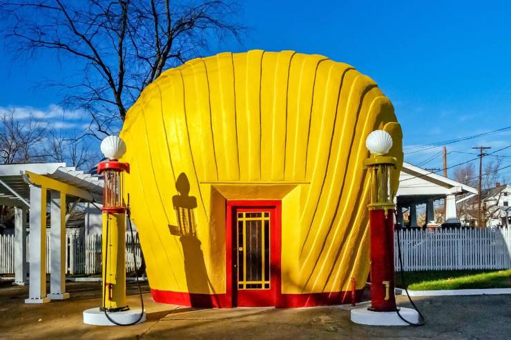 shell gas station shaped like a shell