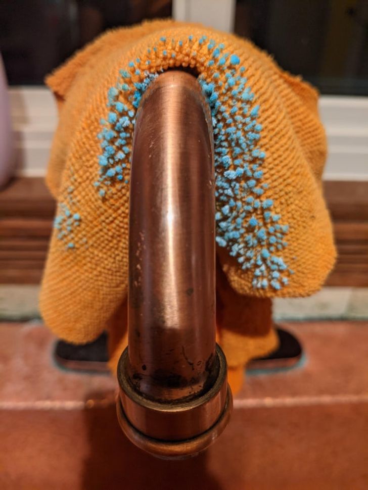 “Cleaned my copper sink with vinegar and sea salt. A few hours later these salt crystals grew on the rag I used to dry it.”