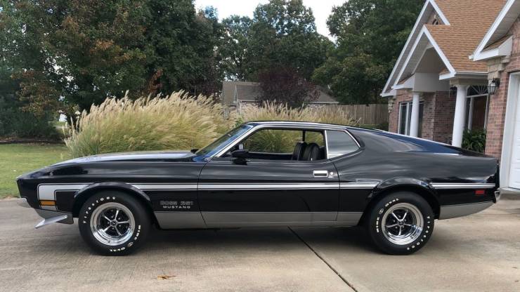 funny pics and memes - ford mustang mach 1