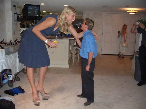 funny pics and memes - short guy talking to tall girl