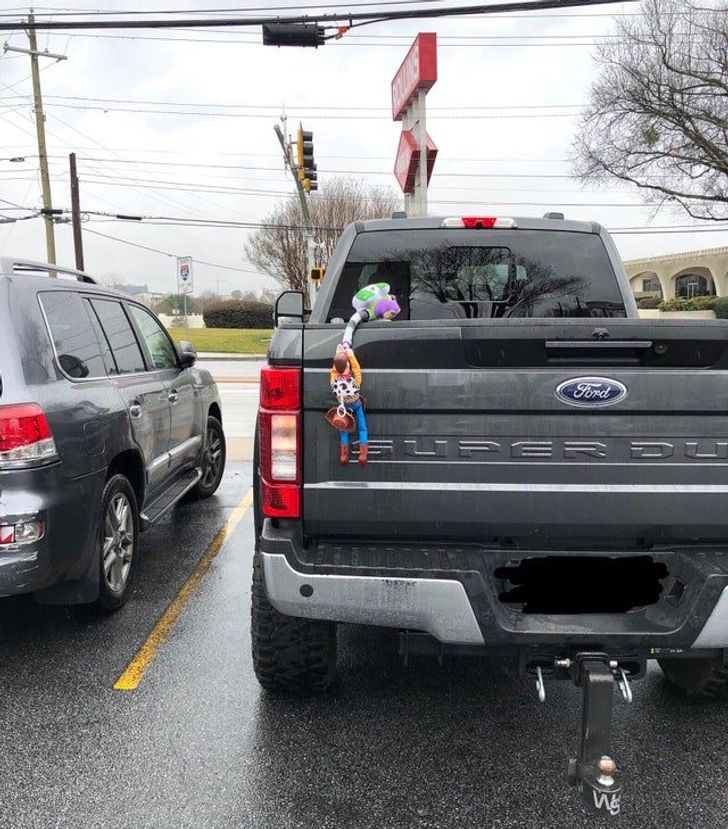 They’re about to steal this truck!