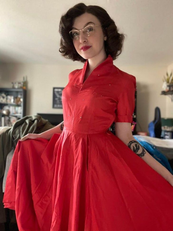 “I found this 1950s polyester dress for an absolute steal at $9 today.”