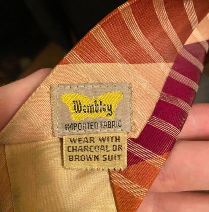 “A 1950s tie that gives you fashion advice”