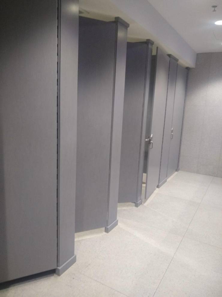 “Bathroom doors at work are floor to ceiling and without stall gaps (USA)”