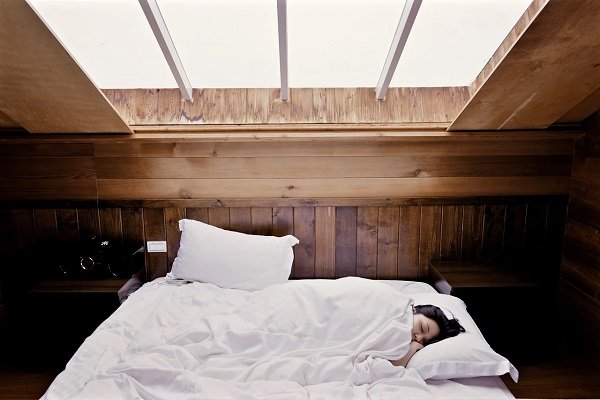 Each year, approximately 600 Americans die by falling out of their beds.