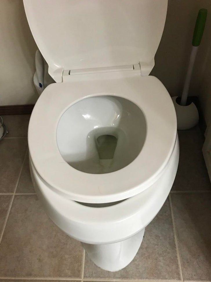 “I asked my husband to put on a new toilet seat and woke up to this.”