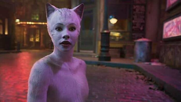 The producers had to pay Hollywood actors to act in Cats (2019) since real cats refused to be associated with the movie