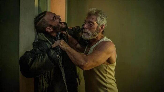 An online campaign was started to pull Don't Breathe (2016) off of Netflix after thousands of viewers died while trying to hold their breath for the entire duration of the movie