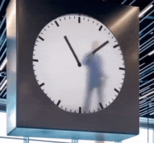 funny airport pics - cool animated clock inside airport