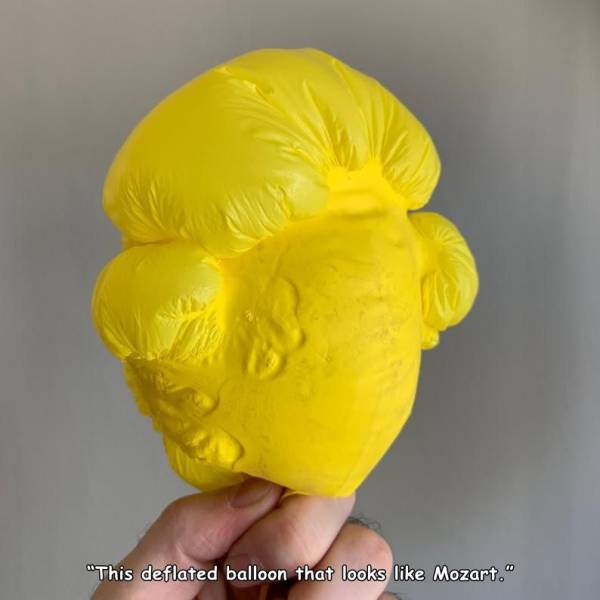 funny pics - deflated balloon looks like mozart
