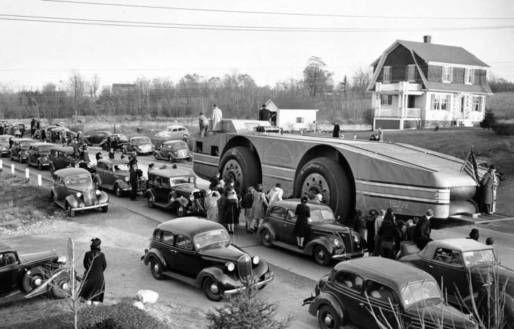 funny pics - black and white photo giant car