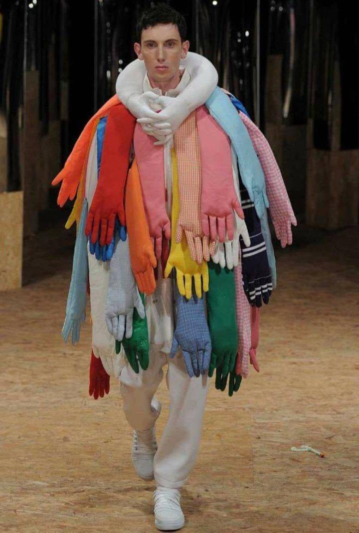 funny pics - crazy fashion gloves scarves