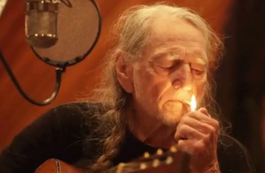 funny 911 call stories - willie nelson smoking weed