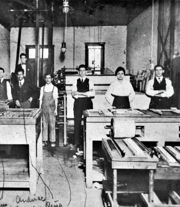 The staff of El Progreso newspaper, Texas, in the early 1900s