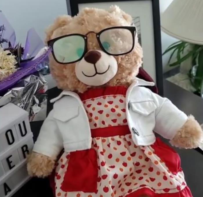 TIL A Stolen teddy bear with dying mother's voice has been returned after actor Ryan Reynolds, celebrities offered a $15,000 reward