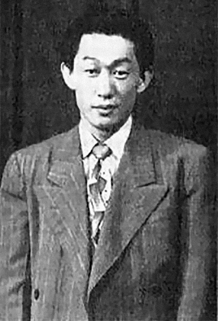 TIL that Ken Eto, the first American-Asian leader in the mafia, was shot 3 times in the head at close range. After the hitmen ran, he climbed out of the car, walked a few blocks over to the nearest pharmacy and politely asked for medical attention. He lived to 84.