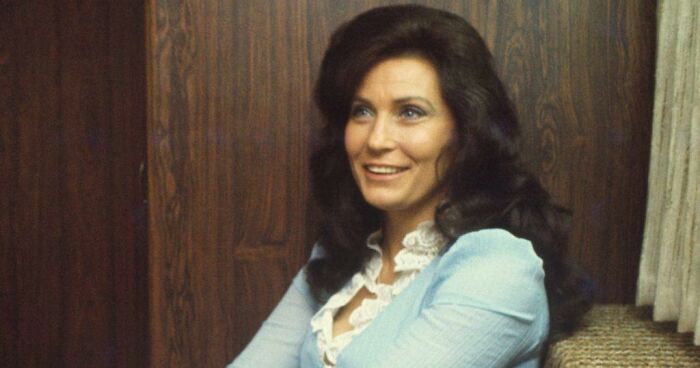 TIL country singer Loretta Lynn had more songs banned from radio than every other male country artist combined in the 20th century.