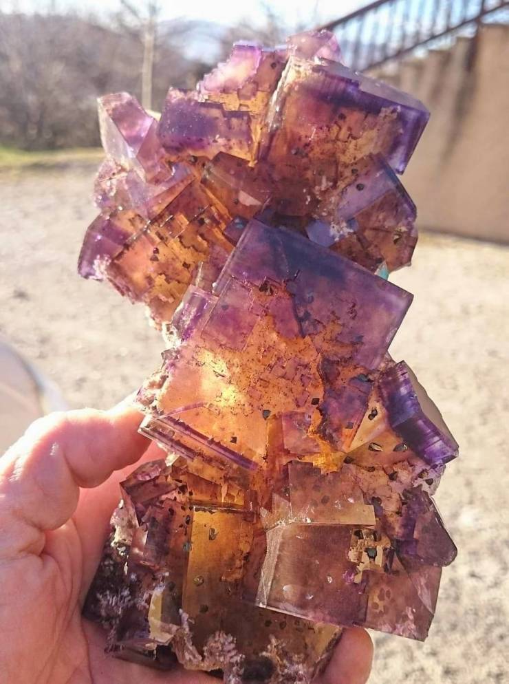 “One of the last places you'd expect to find Gorgeous, world class crystals are beneath the fields of Illinois, but that's exactly where this Gorgeous Fluorite cluster came from!”