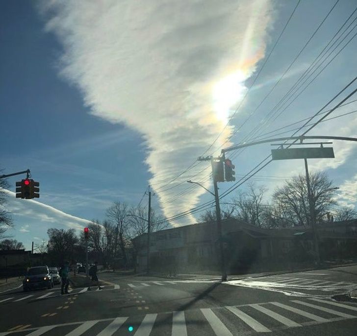 This cloud looks like a tornado.