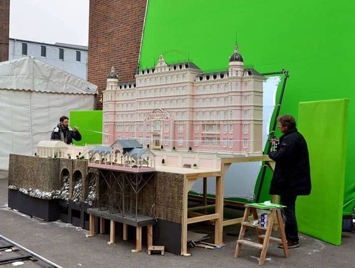 Some of the scenes from The Grand Budapest Hotel (2014) were actually shot using miniature models.
